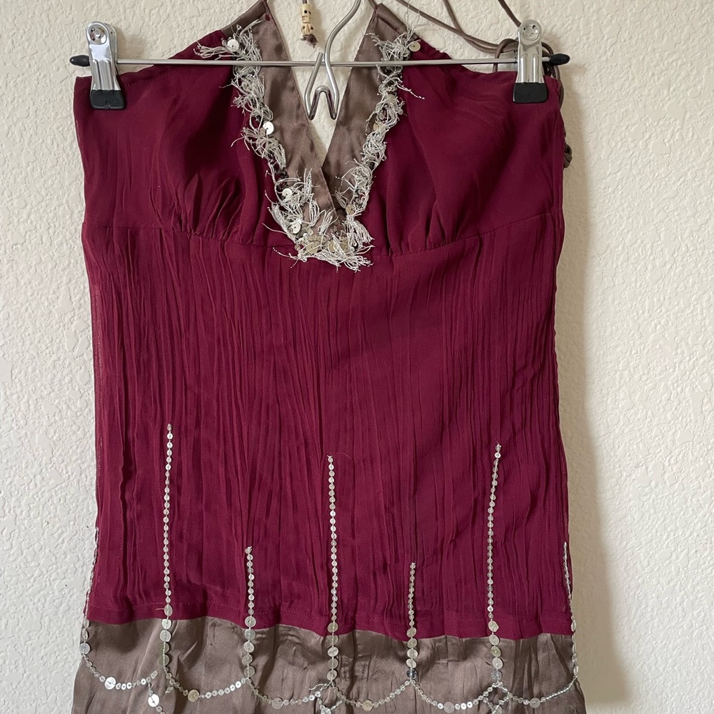 This beautiful European top is Vero Moda brand.